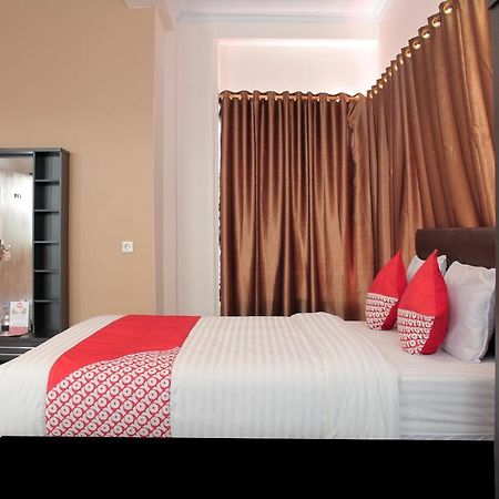 Oyo 222 M@Jayakarta Hotell Exteriör bild